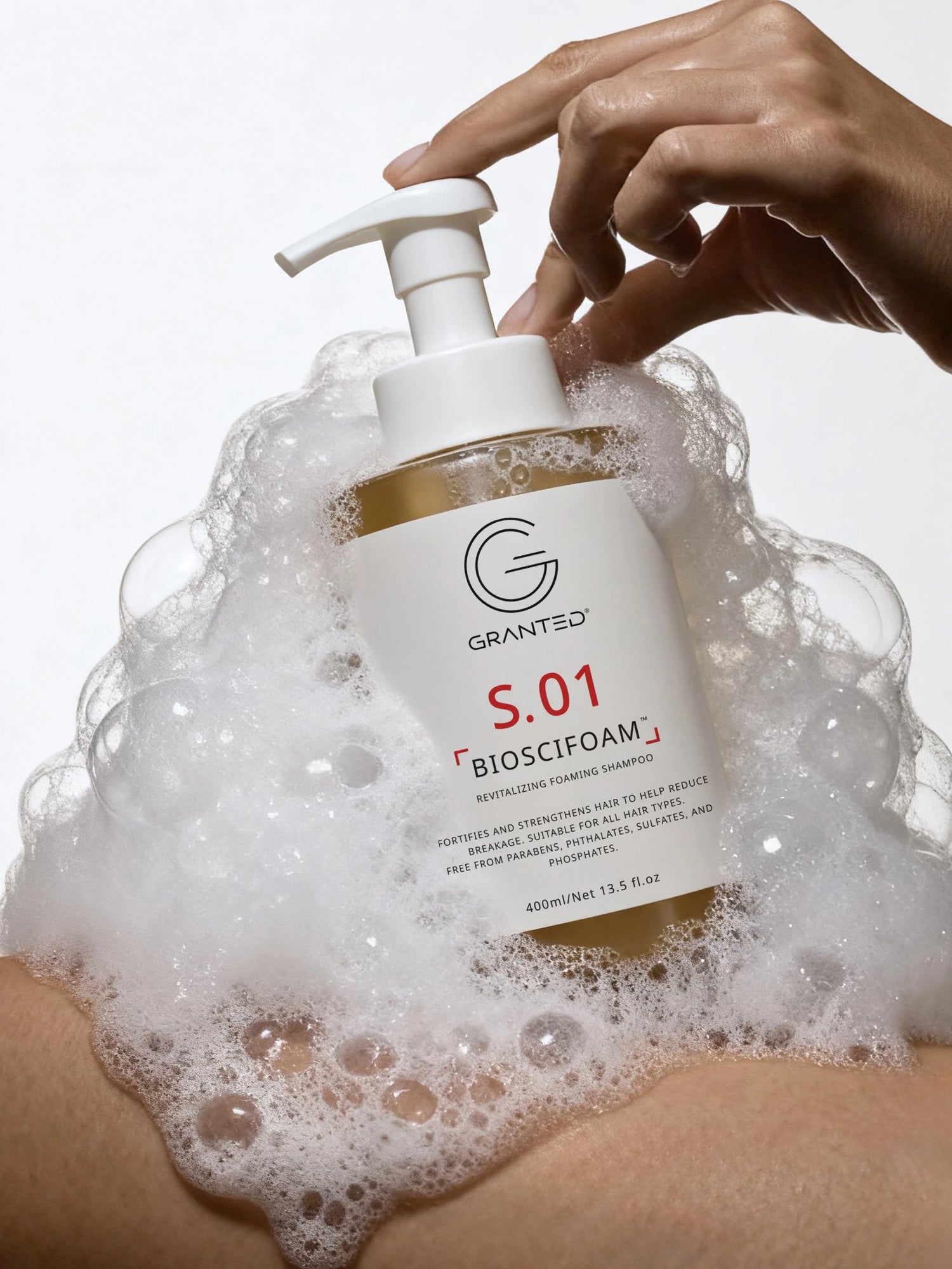 Cutout product image of GRANTED S.01 BIOSCIFOAM revitalizing foaming shampoo, 400ml, for hair loss and oily scalp.